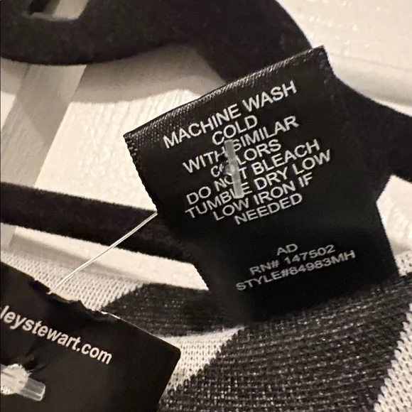 Ashley Stewart Black and Gray Houndstooth Dress Plus Size 26/28 - Picture 6 of 7